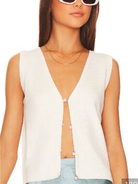 SMYS Pearl-Button White V-Neck Sleeveless Tank Top